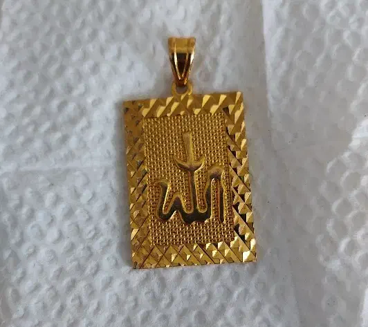 پلاک مشابه طلا و گوشواره ارزان|بدلیجات|کاشان, شهرک امیرالمومنین|دیوار