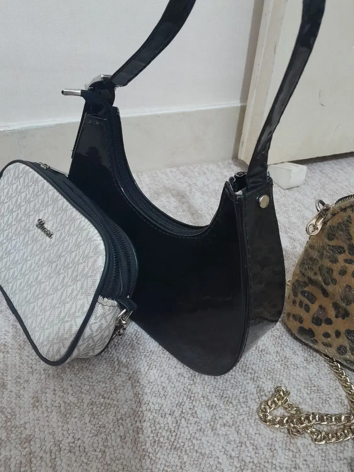 ۴ عدد کیف متنوع|کیف، کفش، کمربند|گنبد کاووس, |دیوار