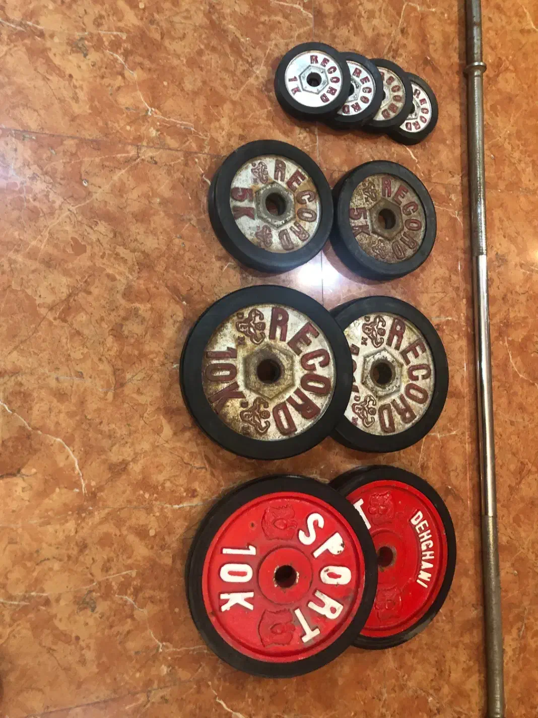 یک عدد هالتر و ۱۰ عدد دمبل|تجهیزات ورزشی|تهران, فرمانیه|دیوار