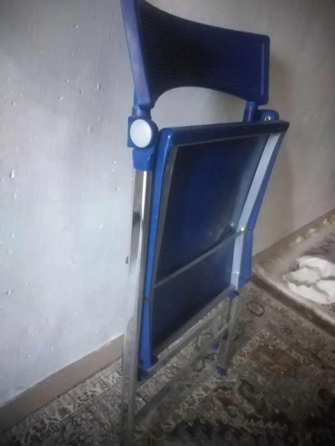 صندلی تاشو کم جا|صندلی و نیمکت|صفادشت, |دیوار