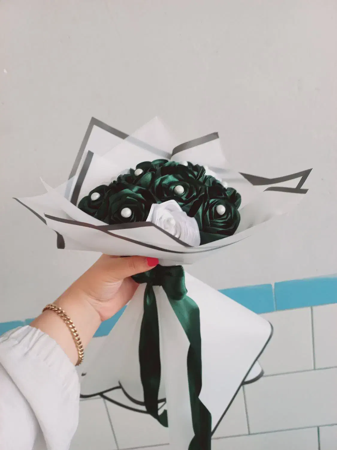 دسته گل و باکس ربانی|گل مصنوعی|کرمان, |دیوار