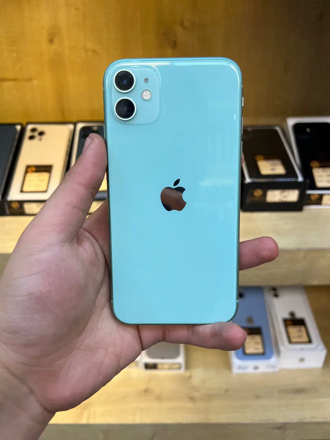 ایفون ۱۱نرمال ۶۴ رنگ سبز فوق العاده تمیز|موبایل|اصفهان, مفتح|دیوار