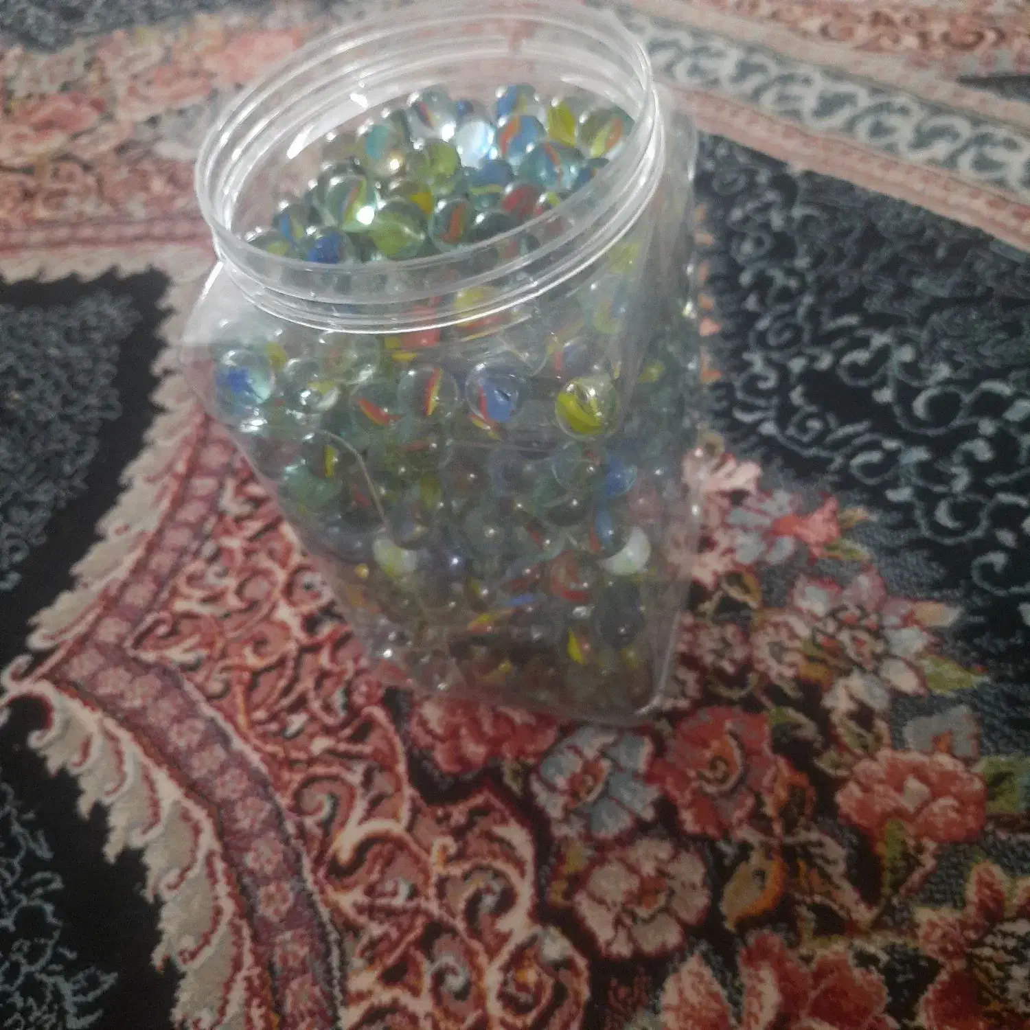 ۶۸۶ دانه تیله همه نوع تیله هست ۷۰۰ تومان|اسباببازی|خورموج, |دیوار