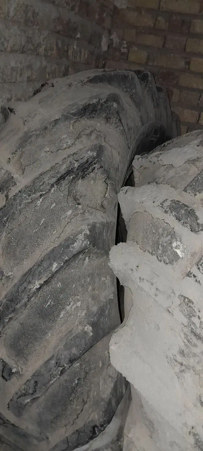 لاستیک تراکتور ۲۸۵.۸۰۰.۴۷۵.۲۹۹|قطعات یدکی و لوازم جانبی|سنقر, |دیوار