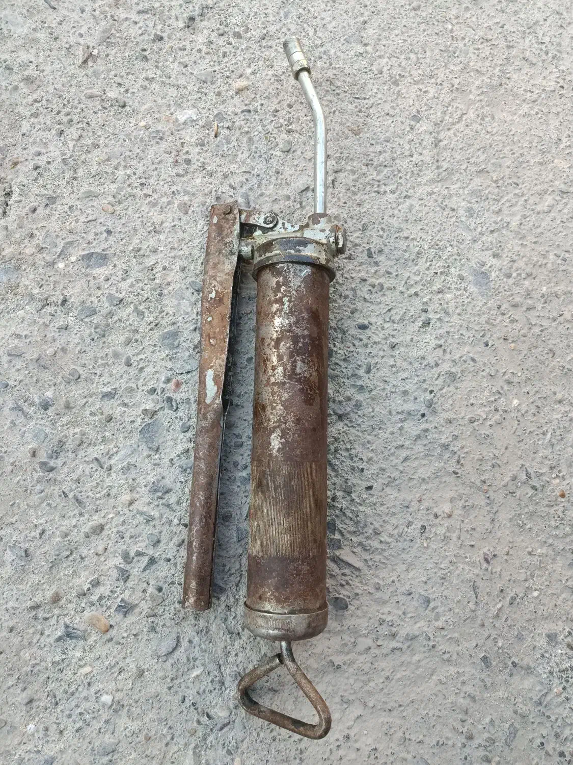 گریس پمپ دستی|کلکسیون اشیاء عتیقه|خمینی‌شهر, |دیوار