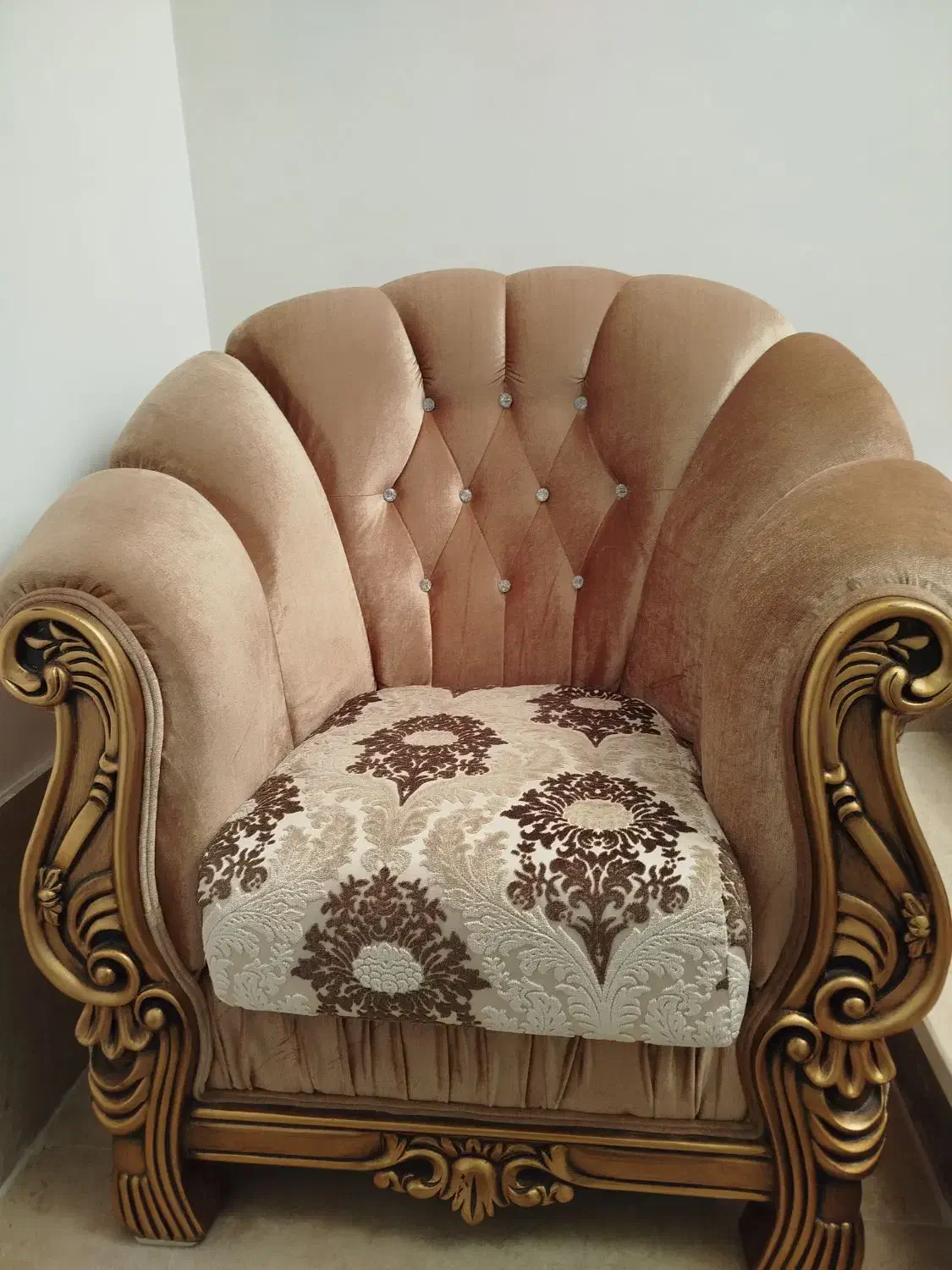 مبل راحتی سلطنتی7نفره فوق العاده تمیز  چوب|مبلمان خانگی و میز عسلی|بیرجند, |دیوار