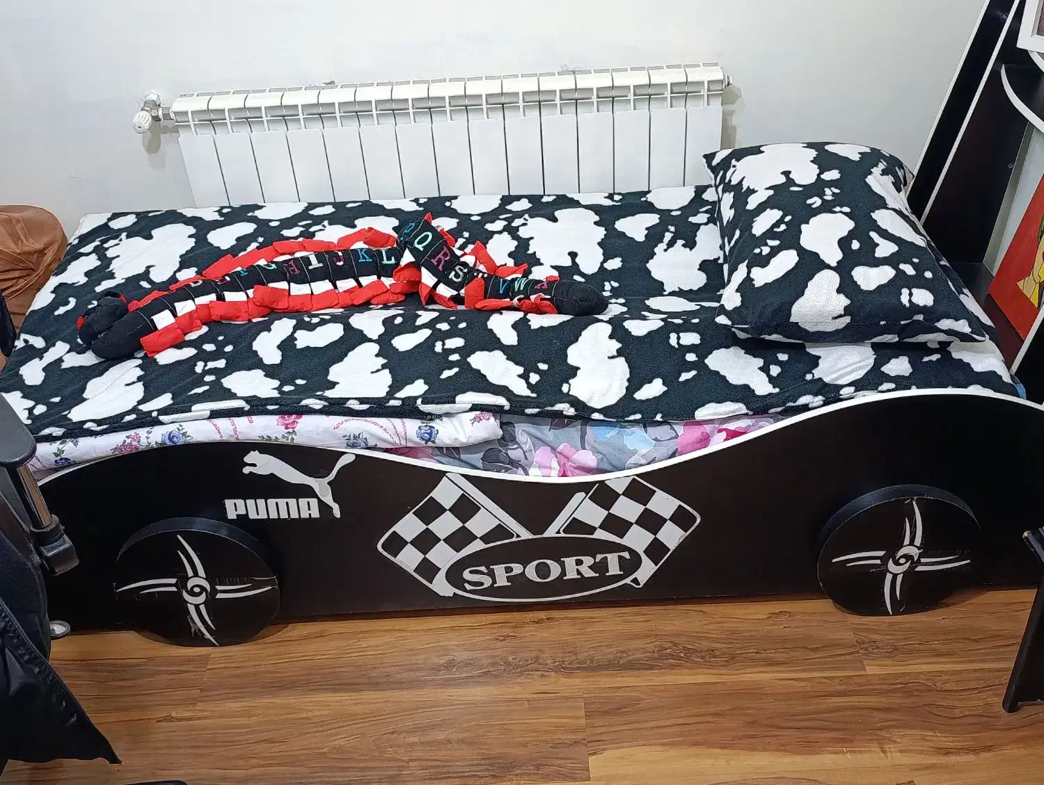 تخت و کمد پسرانه مدل ماشین . همراه تشک و روکش|تخت و سرویس خواب|فیروزکوه, |دیوار