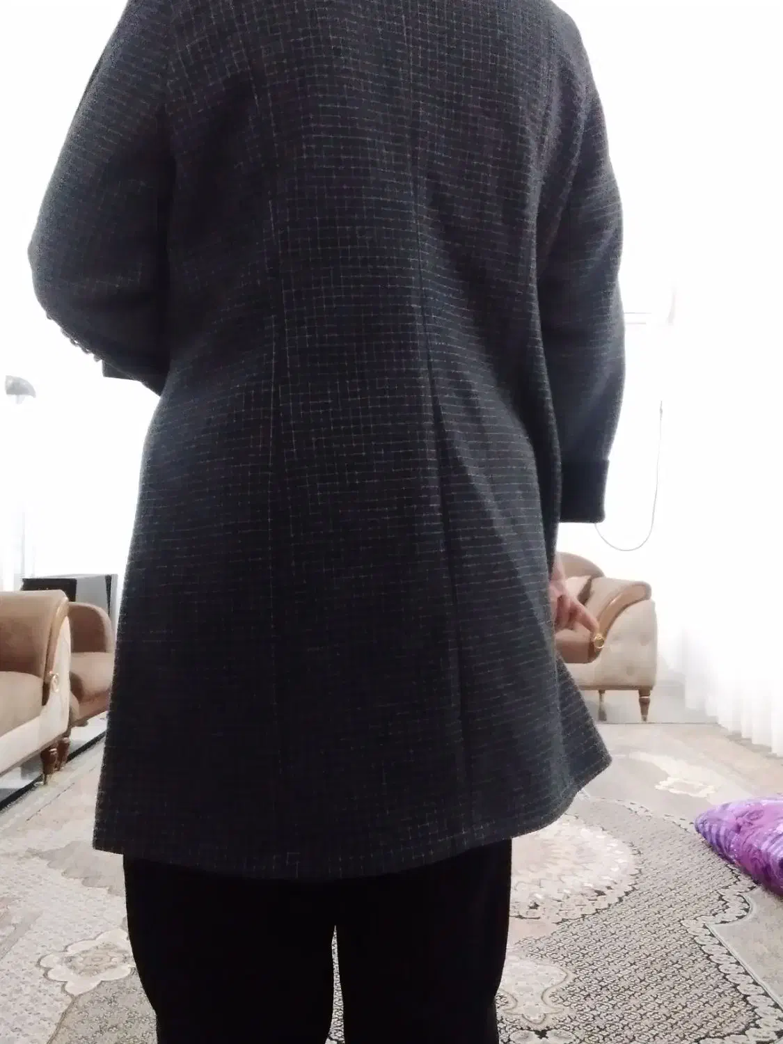 مانتو|لباس|رشت, عینک|دیوار