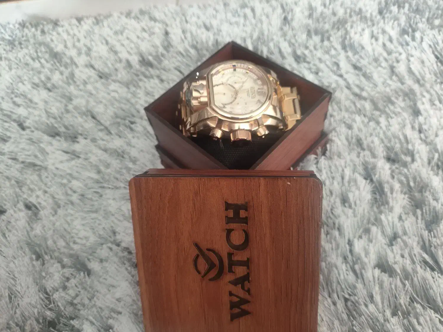 ساعت اینویکتا زئوس|ساعت|پاکدشت, حصار امیر|دیوار