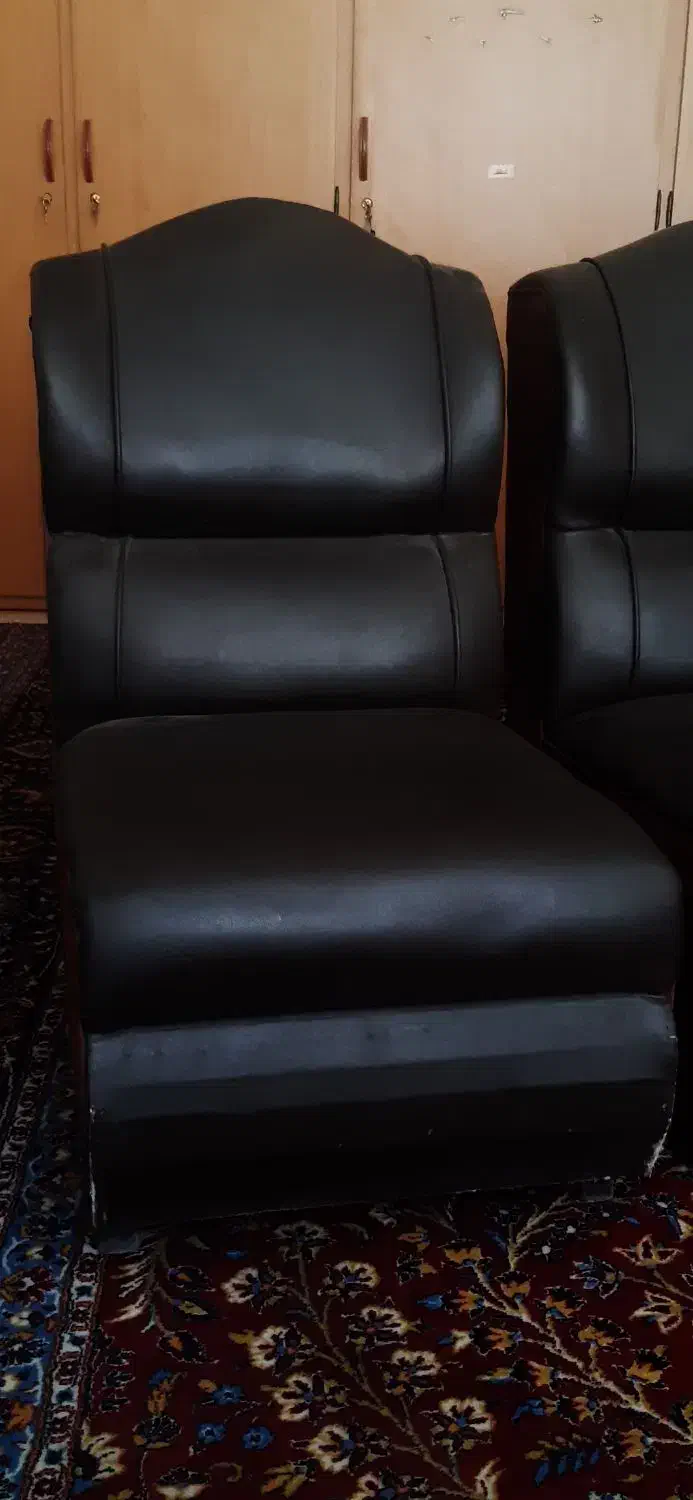 مبل راحتی چرمی|مبلمان خانگی و میز عسلی|اصفهان, کشاورزی|دیوار