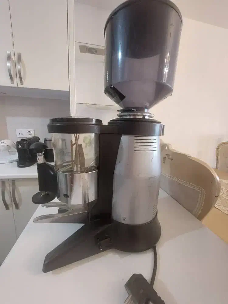 اسیاب ترک رجبی|کافی‌شاپ و رستوران|رشت, پستک|دیوار