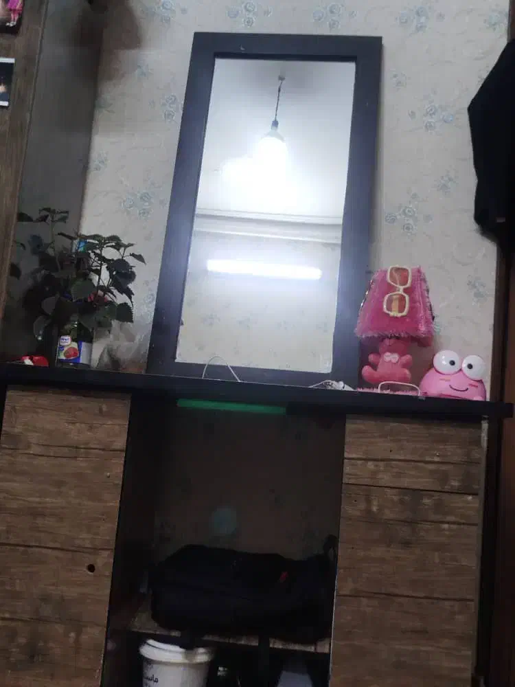 ساعت وآینه قدی و میز تحریر|آینه|یزد, |دیوار