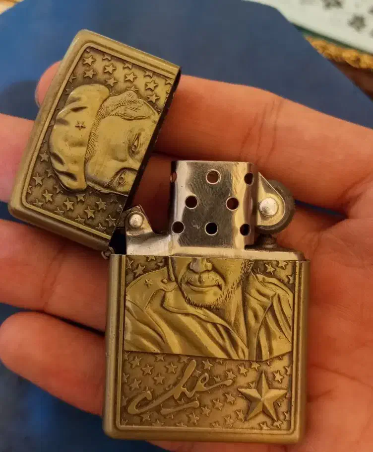 فندک بنزینی|کلکسیون اشیاء عتیقه|باخزر, |دیوار