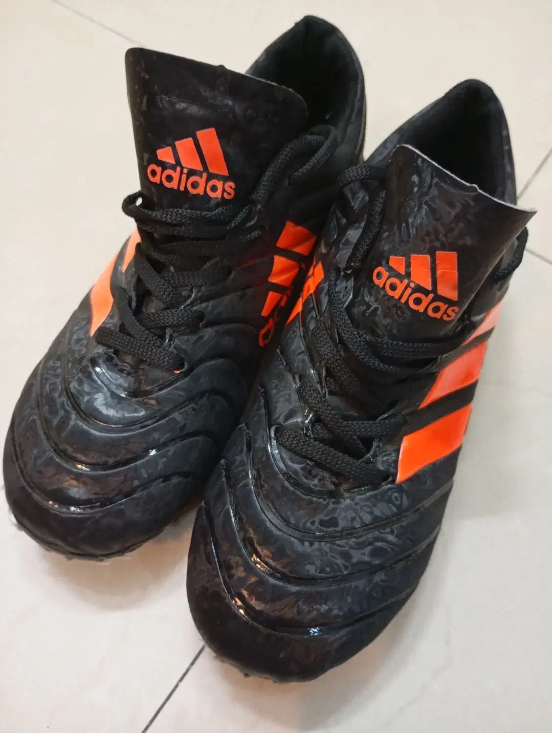 کفش فوتبال چمنی مارک آدیداس ویتنامی اصل|تجهیزات ورزشی|اندیشه, اندیشه فاز ۱|دیوار