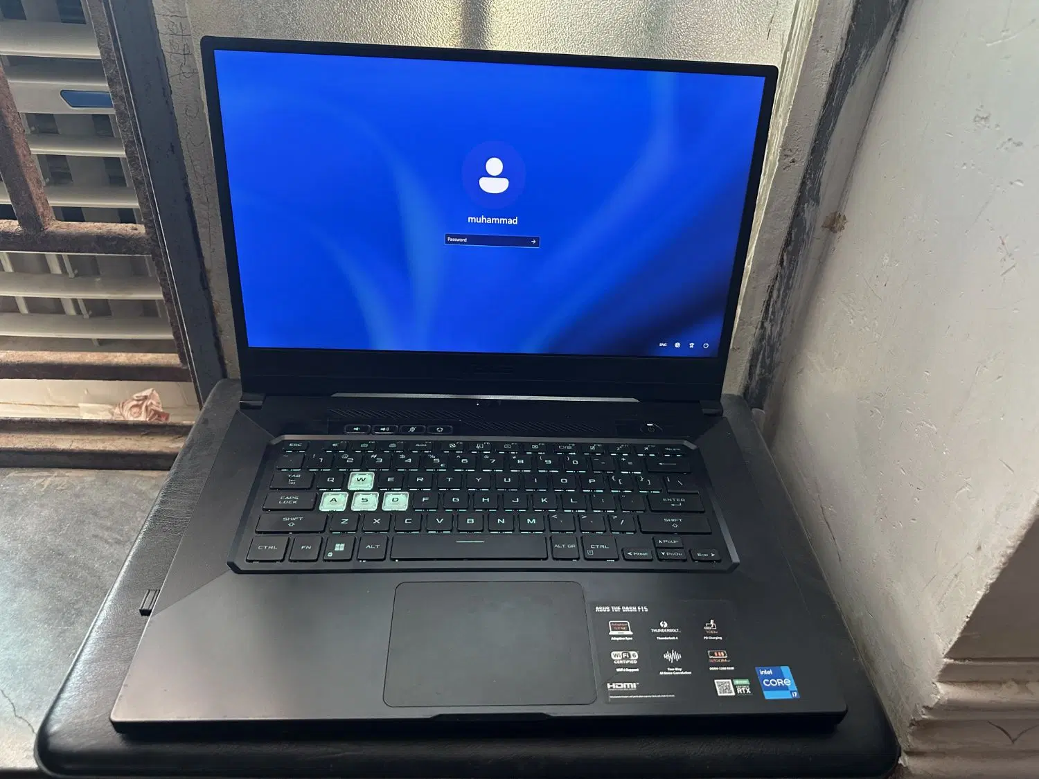 Asus Tuf Dash|رایانه همراه|بم پشت, |دیوار
