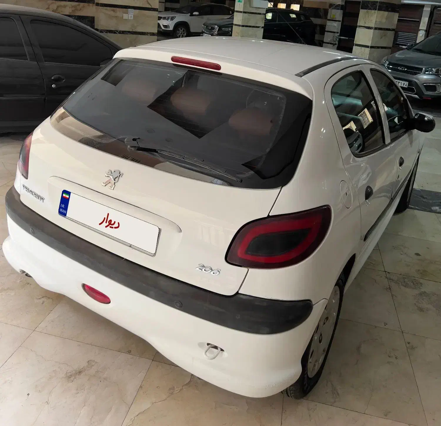 پژو ۲۰۶ تیپ ۵ مدل ۹۴|خودرو سواری و وانت|تهران, جنت‌آباد مرکزی|دیوار