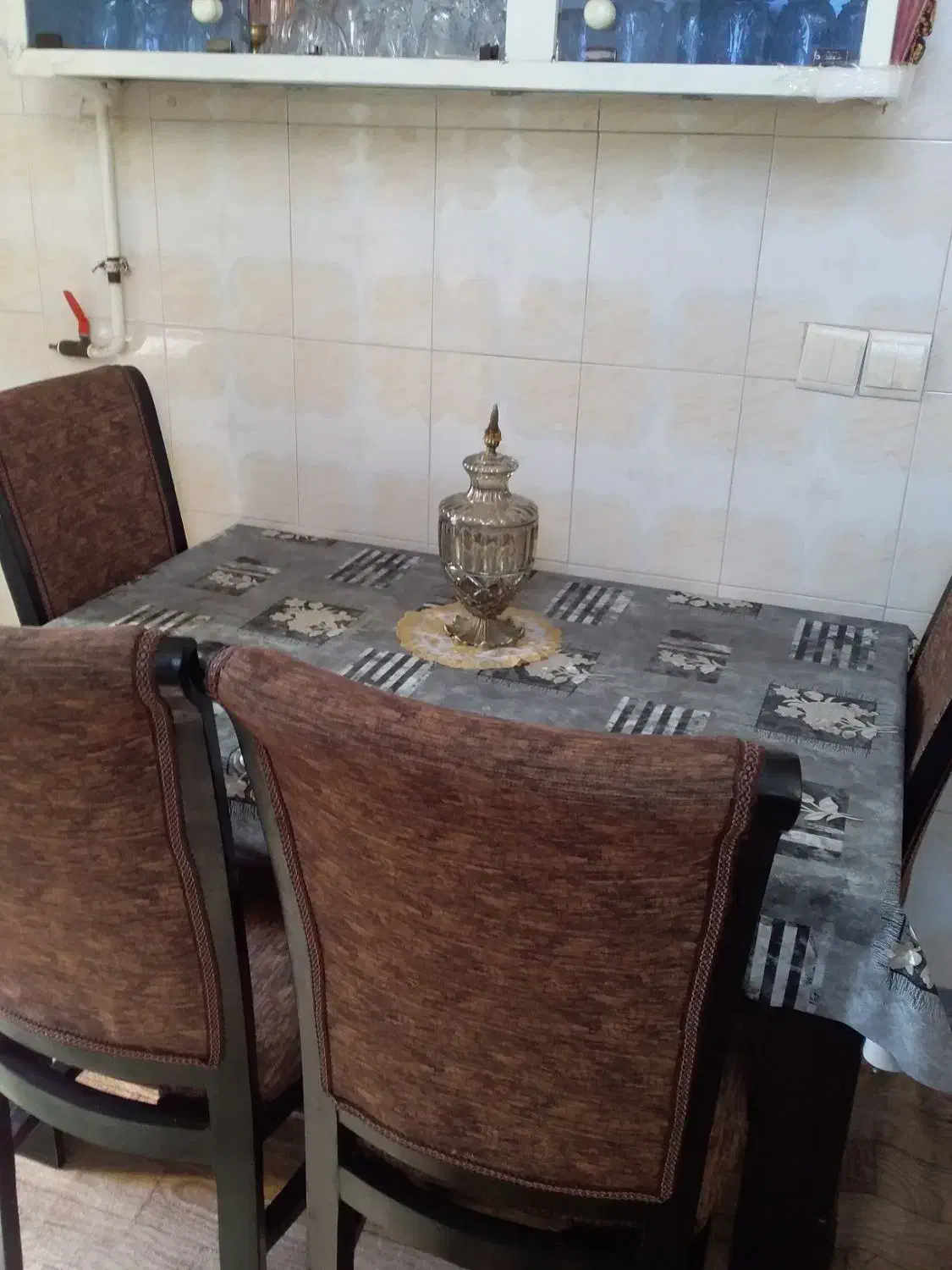 میز|میز و صندلی غذاخوری|اسلام‌‌آباد غرب, |دیوار