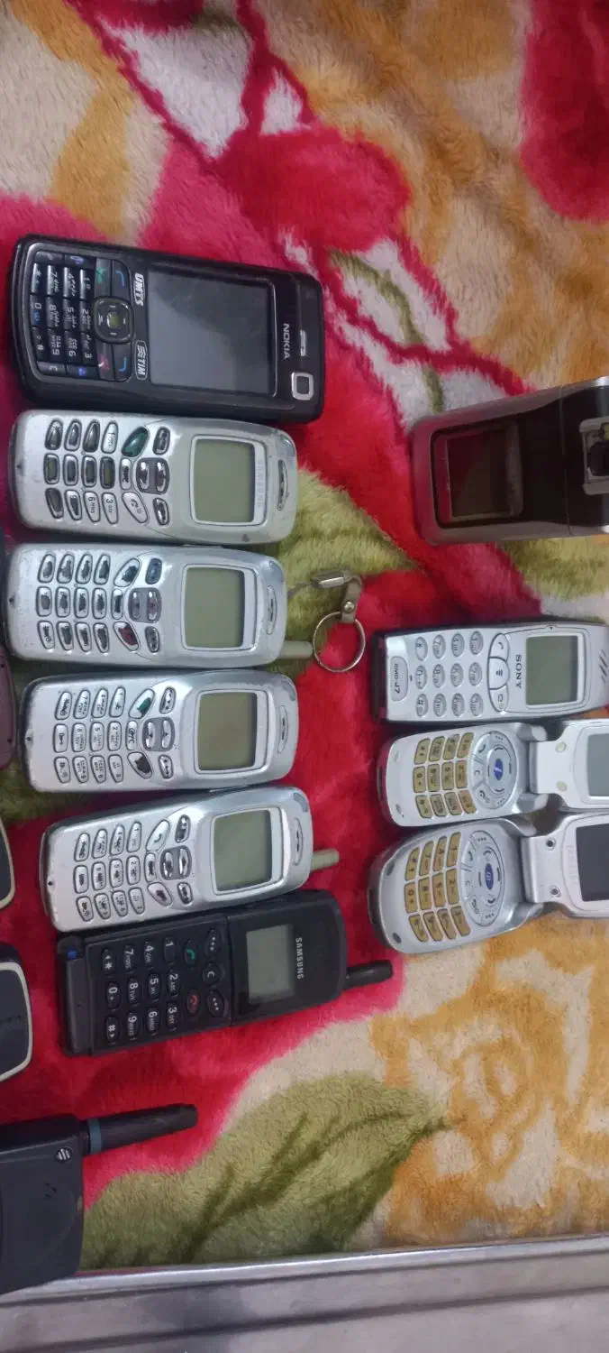 گوشیهای اوراقی شکسته سوخته ساده و لمسی|موبایل|اردکان, |دیوار