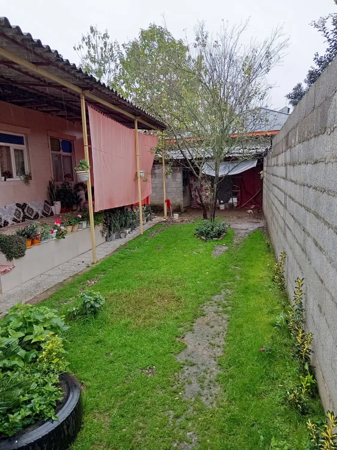 ویلا۵۰۰ متری با یک خانه ۱۲۰ متری|فروش خانه و ویلا|صومعهسرا, |دیوار