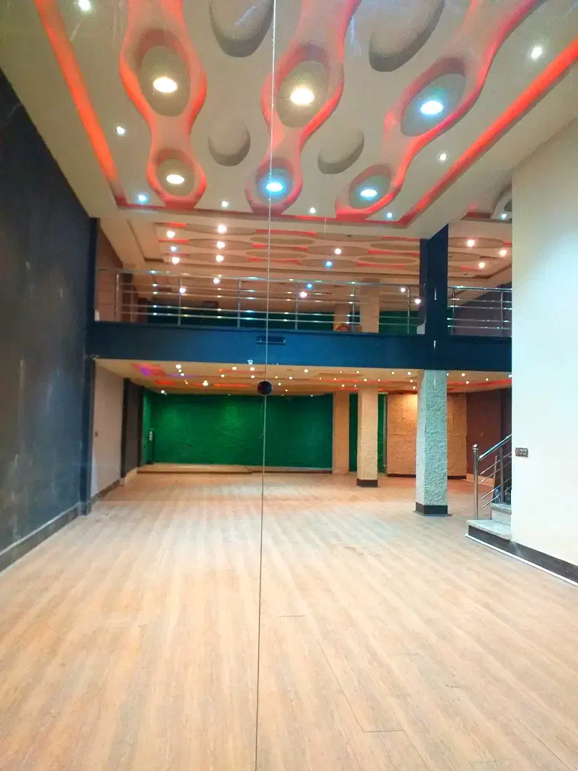 اجاره مغازه تجاری ۲۲۰ متر|اجارهٔ مغازه و غرفه|ساری, |دیوار