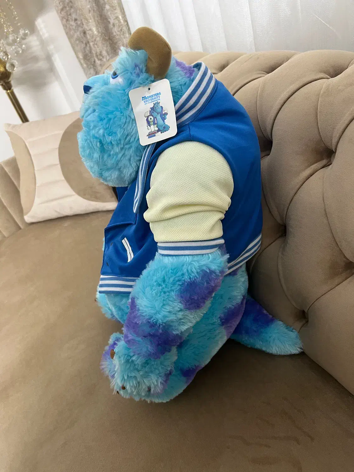 عروسک سالیوان|اسباب‌‌بازی|ری, دیلمان|دیوار