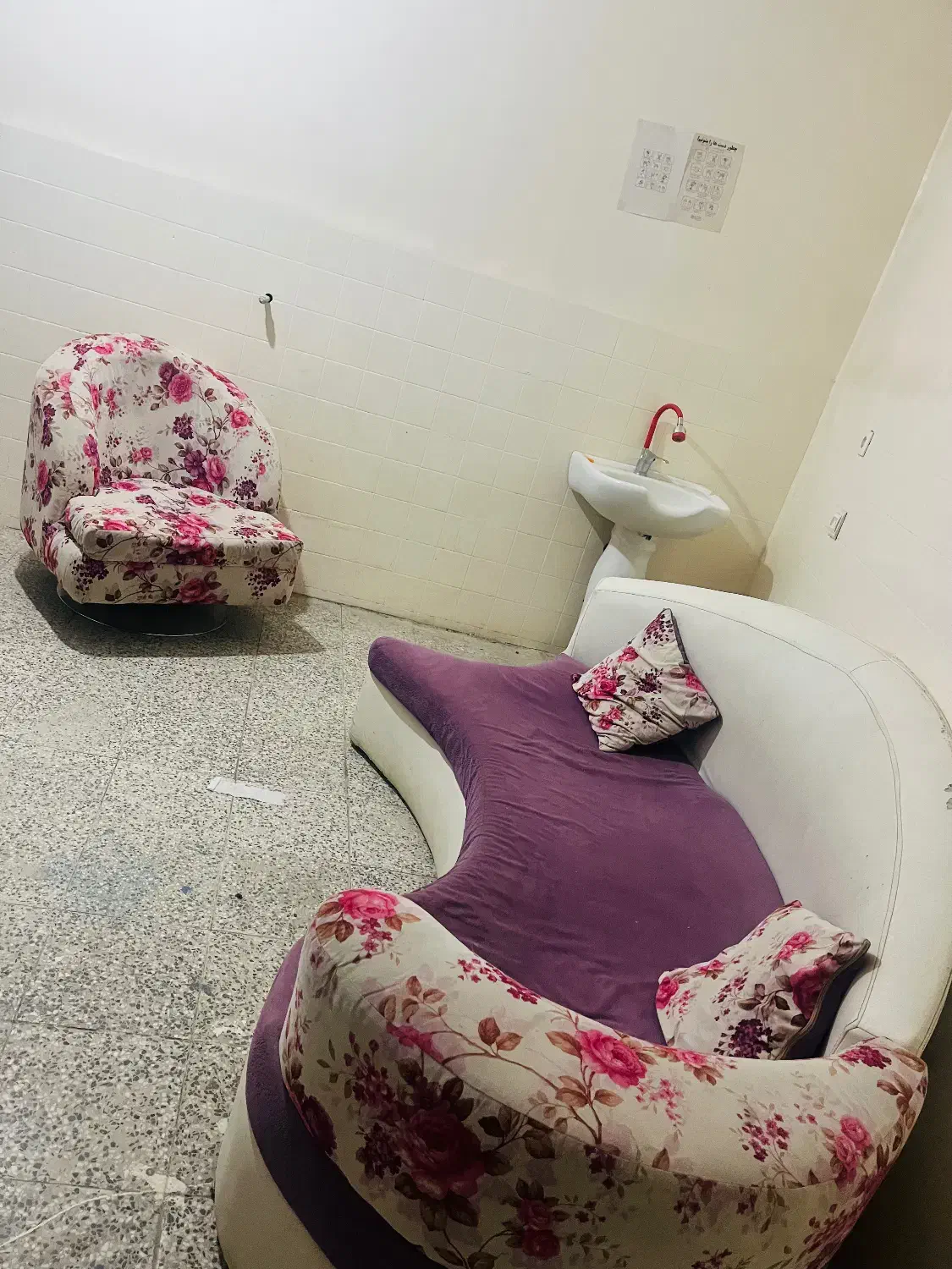 دکور آرایشگاه مردانه|آرایشگاه و سالنهای زیبایی|سیریک, |دیوار