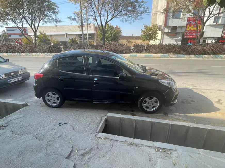 ۲۰۷ سقف پانا مشکی|خودرو سواری و وانت|نیشابور, بلوار گلها|دیوار