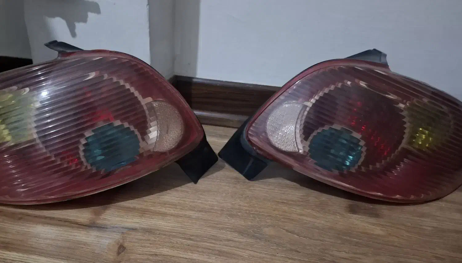 چراغ خطر عقب 206|قطعات یدکی و لوازم جانبی|بندر انزلی, عباس آباد|دیوار