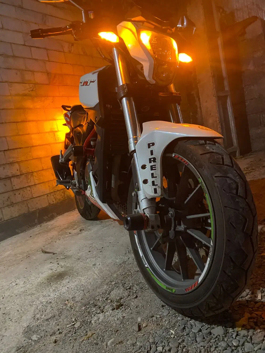 بنلی 250|موتورسیکلت|رشت, کوی قدس|دیوار