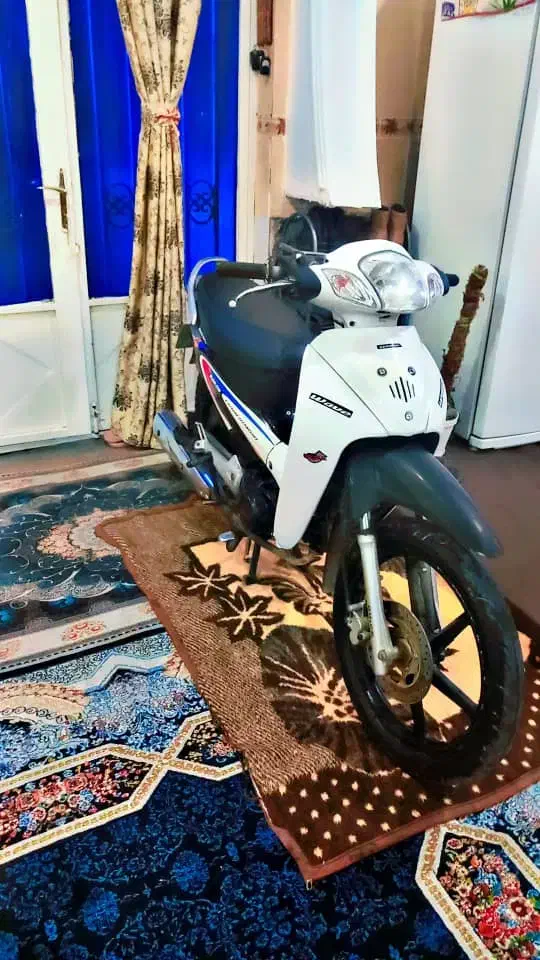 ویو 125|موتورسیکلت|آغاجاری, |دیوار