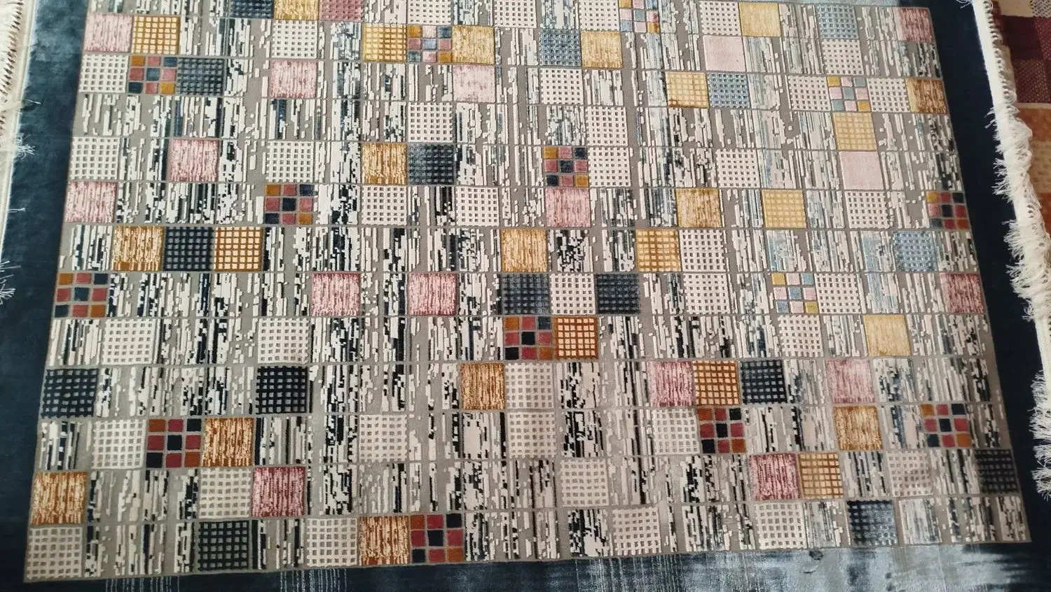 فرش ابریشمی|فرش|بیرجند, |دیوار