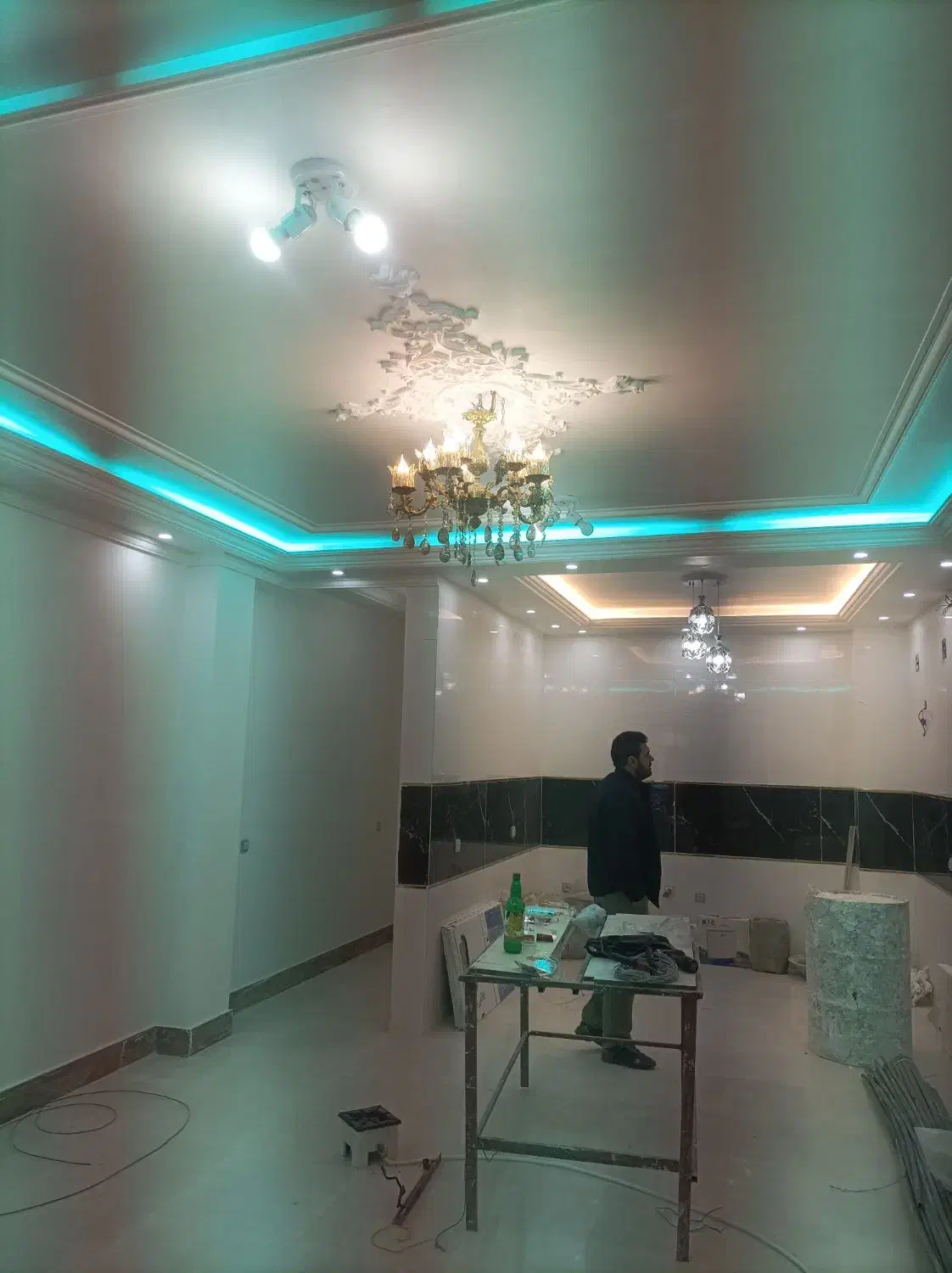 برقکاری/نصب آیفون/اعلان حریق/نصب محافظ ولتاژ|خدمات پیشه و مهارت|مراغه, |دیوار