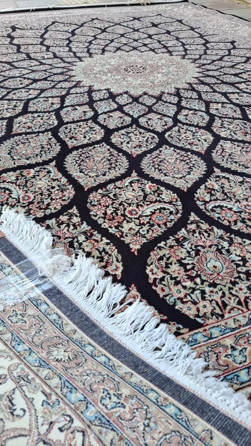 ۱ تخته فرش ۹ متری ۲/۵×۳/۵ ۷۰۰شانه تمام اصل|فرش|مریوان, |دیوار