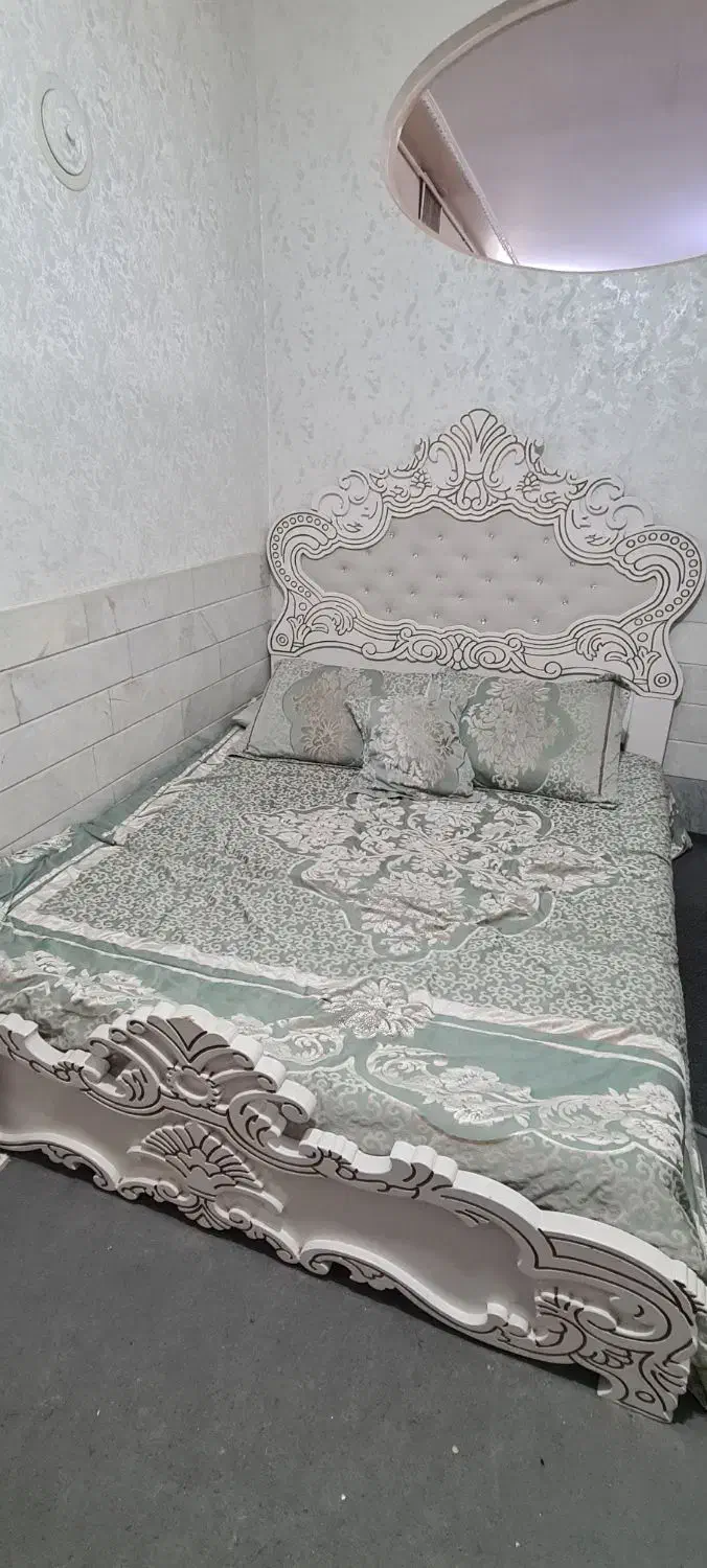 سرویس چوب کامل در حد نو|تخت و سرویس خواب|قم, قلعه عموحسین|دیوار