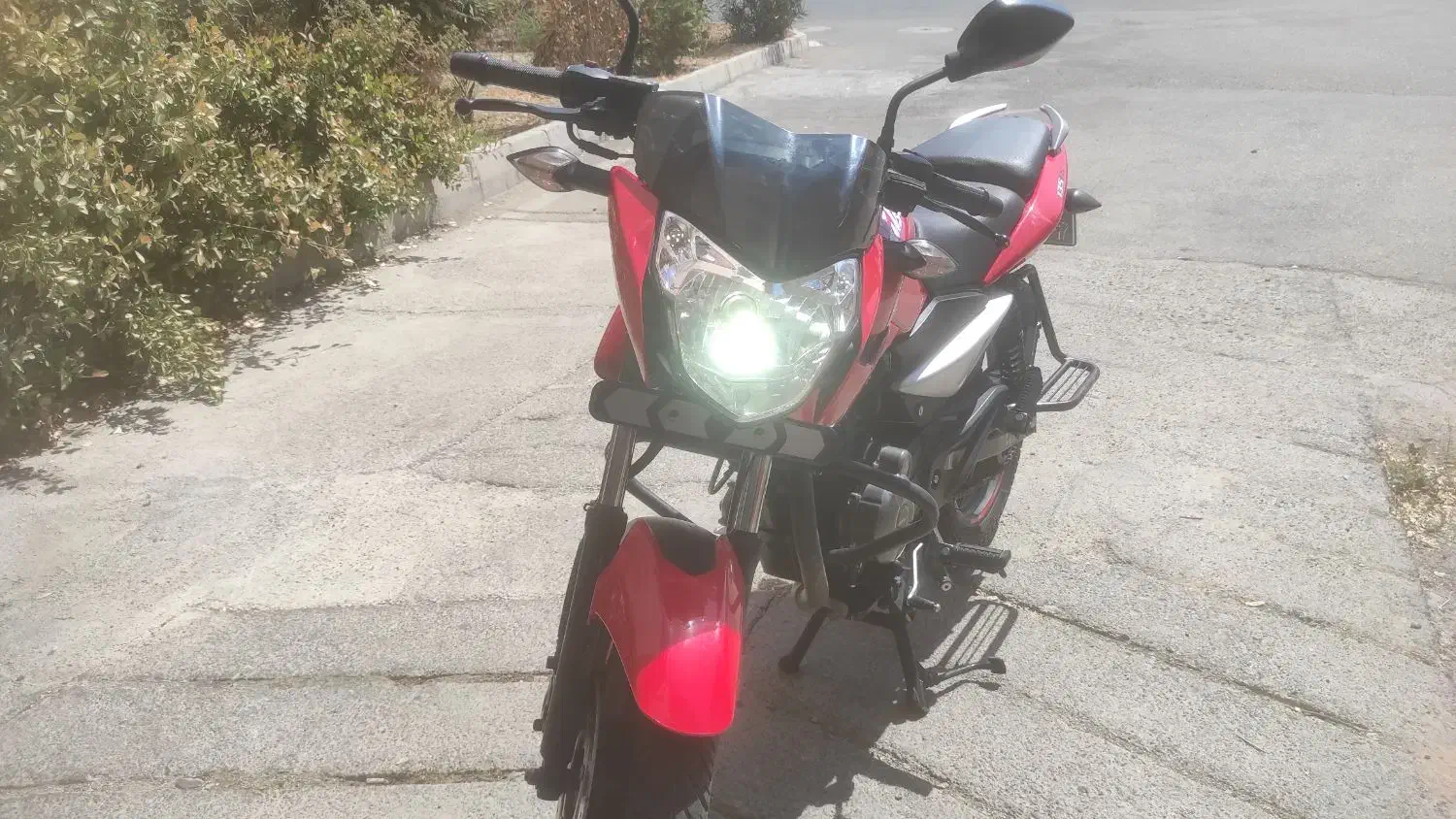 پالس۱۳۵|موتورسیکلت|تهران, آبشار تهران (دریاچه)|دیوار