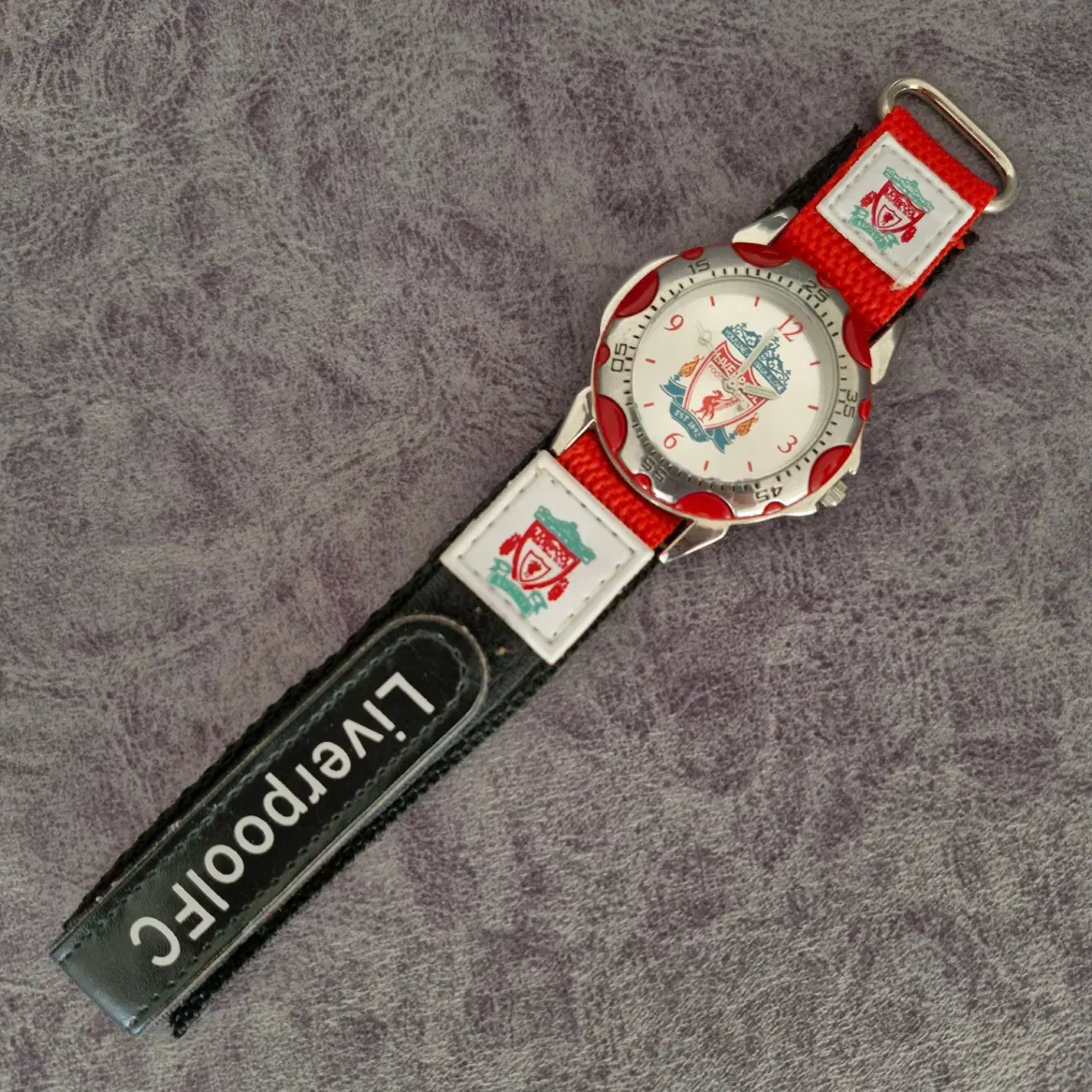 ساعت باشگاه لیورپول|ساعت|میانه, |دیوار