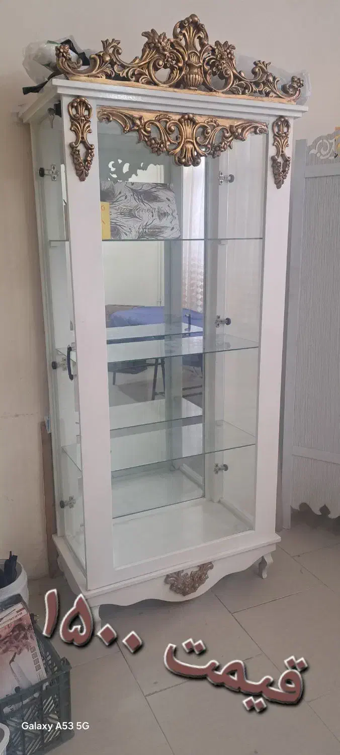 وسایل شخصی|آرایشگاه و سالن‌های زیبایی|بروجرد, |دیوار