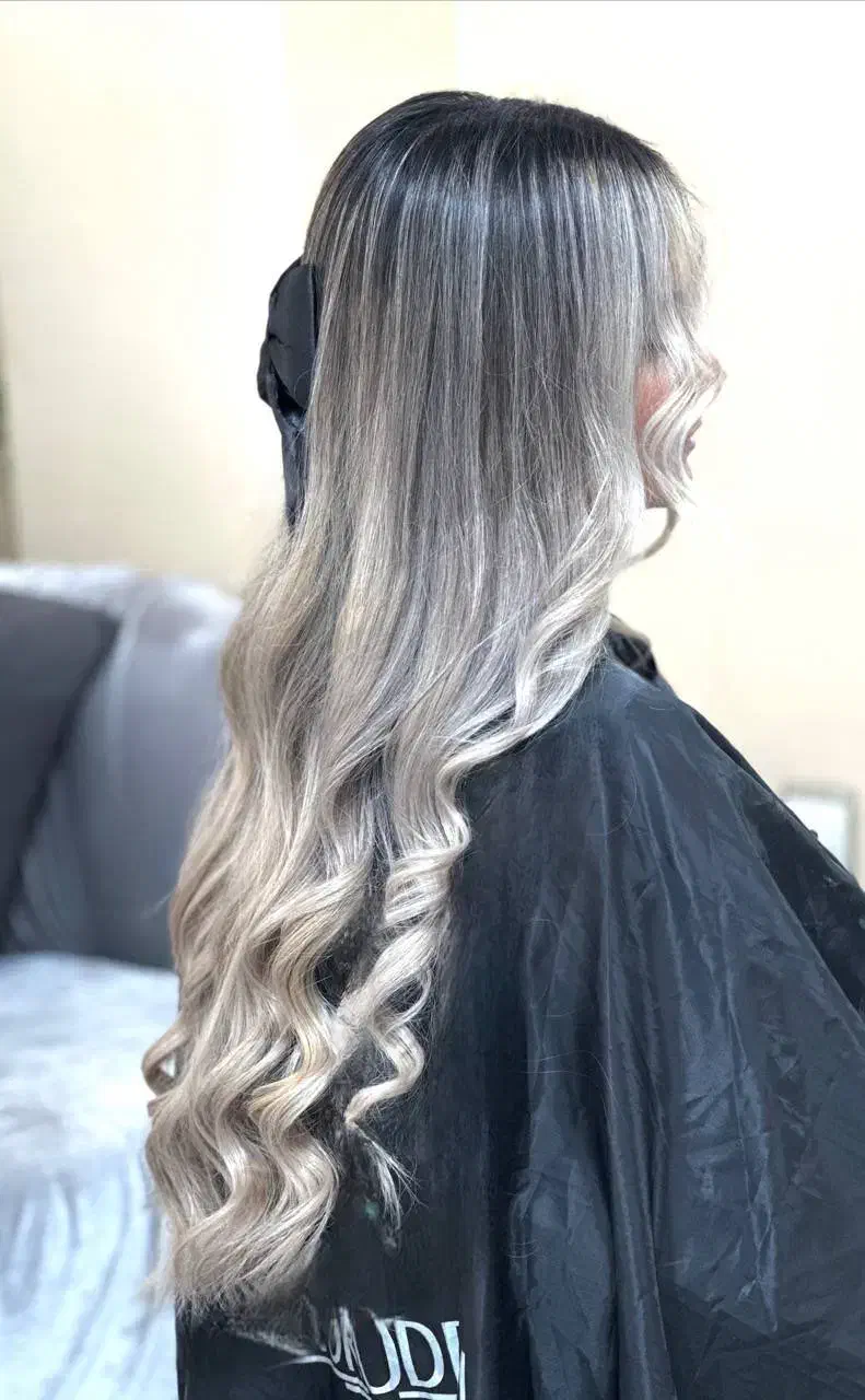 رنگ و لایت حرفه ای با تکنیک روز اروپا و قیمت مناسب|خدمات آرایشگری و زیبایی|هشتگرد, شهرک ولیعصر (مصلی)|دیوار