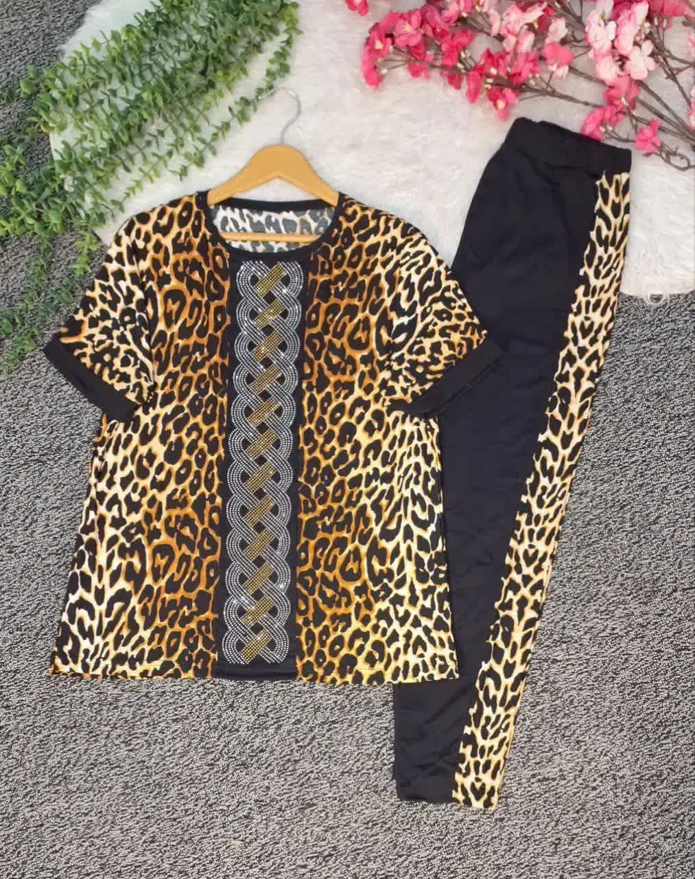 بافت شیک و متنوع|لباس|یزد, |دیوار