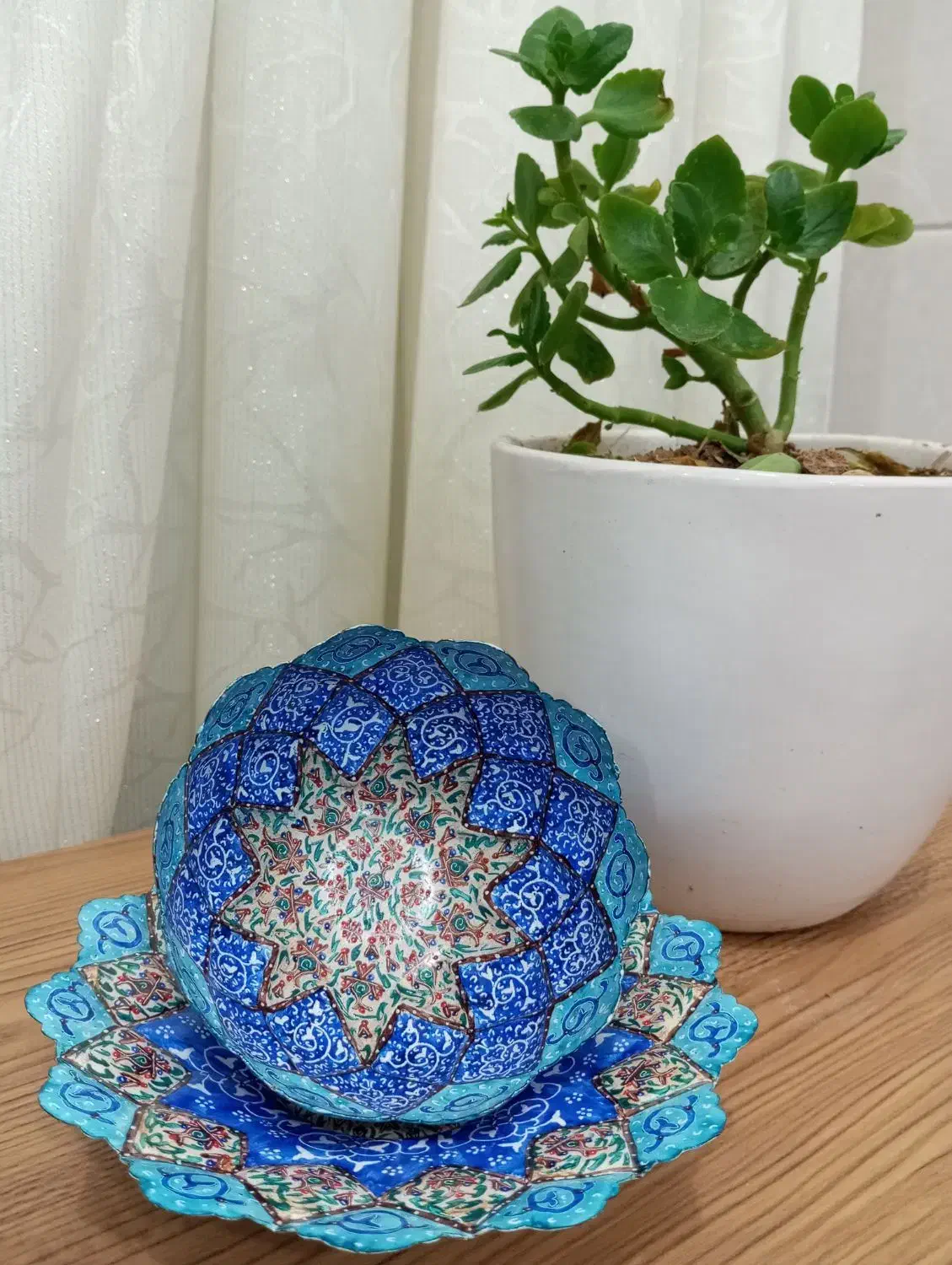 کاسه و بشقاب میناکاری|کلکسیون اشیاء عتیقه|بروجن, |دیوار