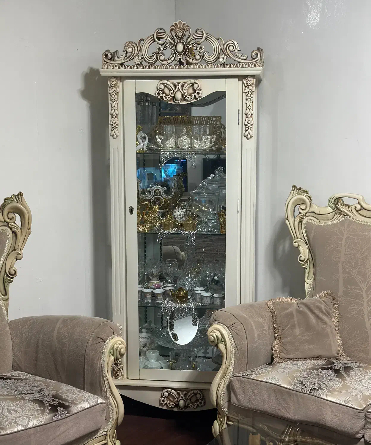 بوفه،ویترین.|بوفه، ویترین، کنسول|کیاشهر, |دیوار