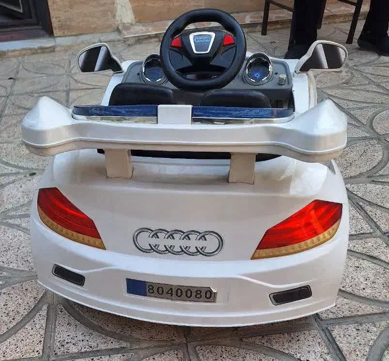 ماشین شارژی فقط باتری ندارع باید خریداری بشه براش|اسباب‌‌بازی|ورامین, ورامین|دیوار