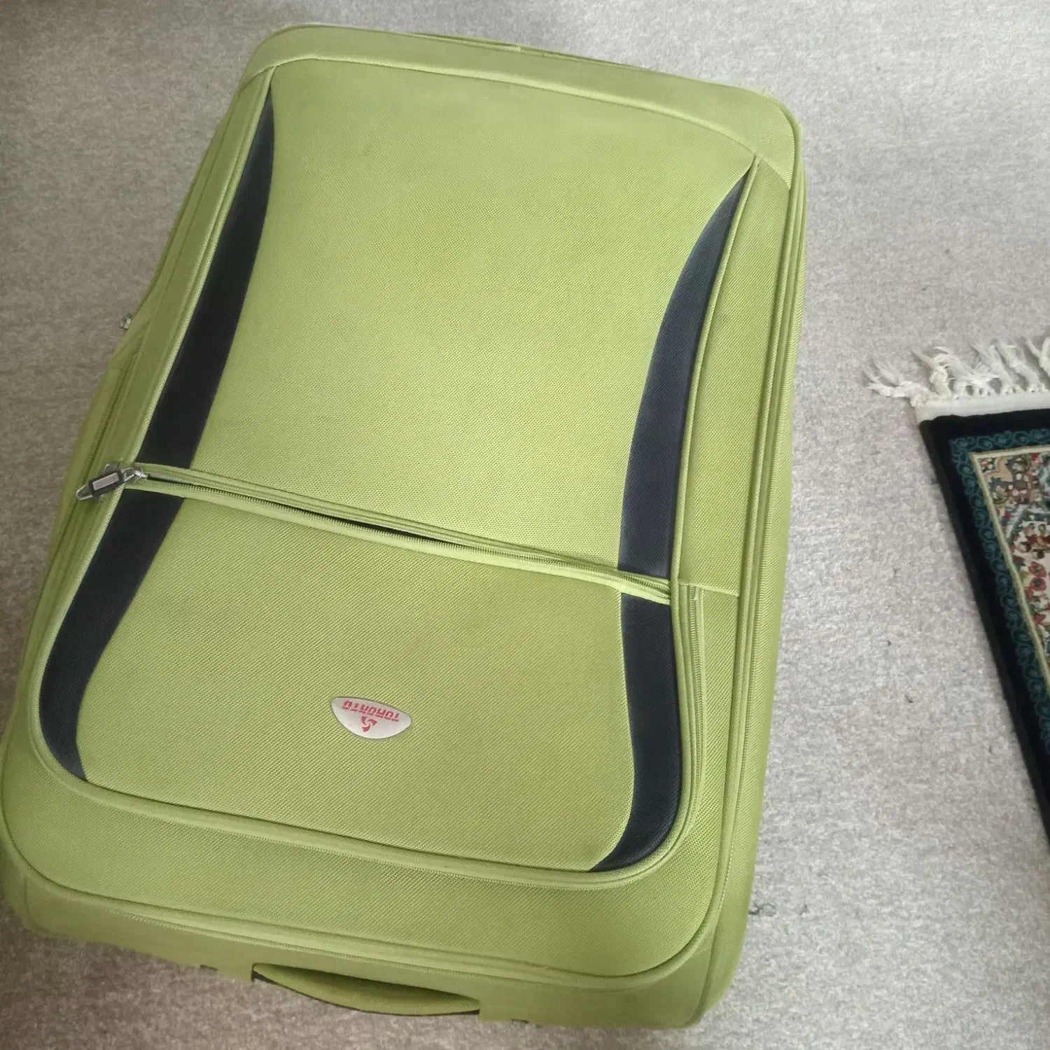 دو عدد چمدان بزرگ|کیف، کفش، کمربند|شاهین‌شهر, برخوار غرب|دیوار