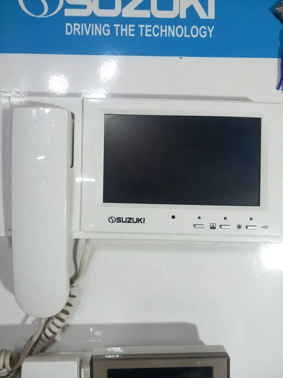 برقکار.برقکاری.برقکش.برقکشی و نصب آیفونهای  تصویری|خدمات پیشه و مهارت|همدان, |دیوار