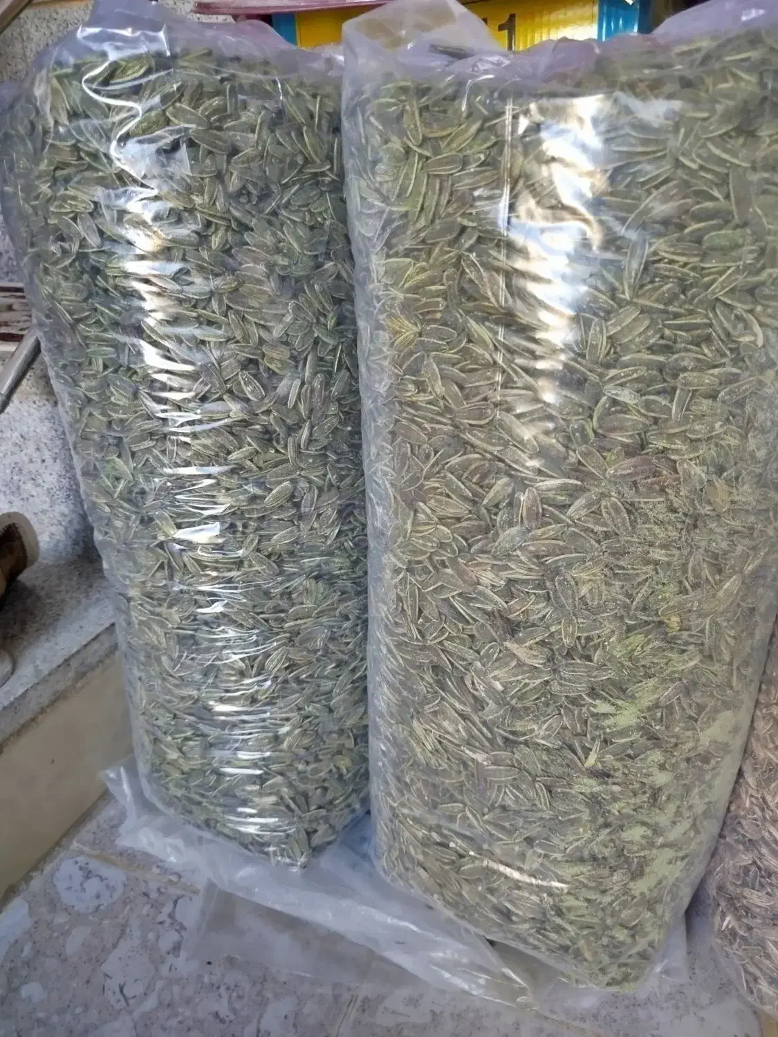 تخمه افتابگردان|خوردنی و آشامیدنی|قروه, |دیوار