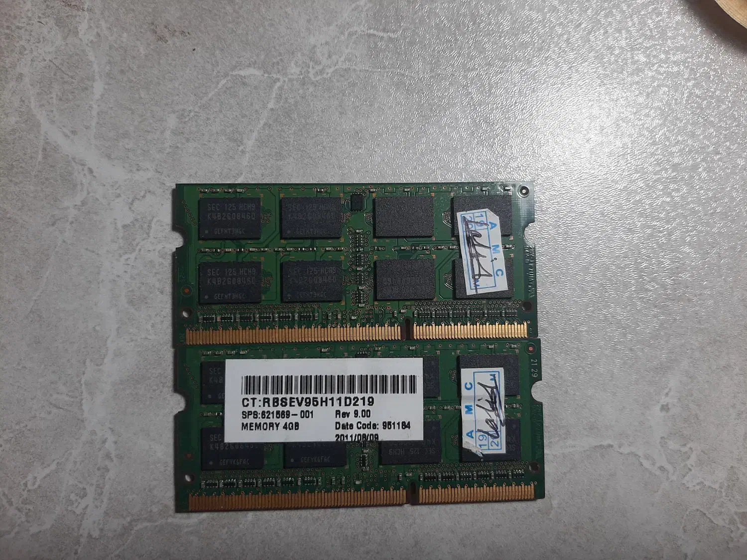 دو عدد رم ۴ گیگ ddr3 لپتاپ به فروش می‌رسد|قطعات و لوازم جانبی رایانه|اردستان, |دیوار