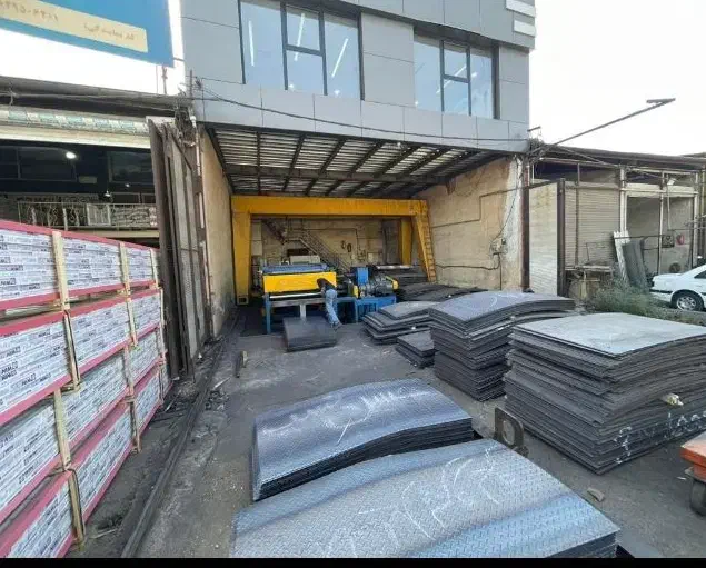 استخدام اوپراتور ماهر و کار با جرثقیل|استخدام صنعتی، فنی، مهندسی|ری, بازار آهن|دیوار