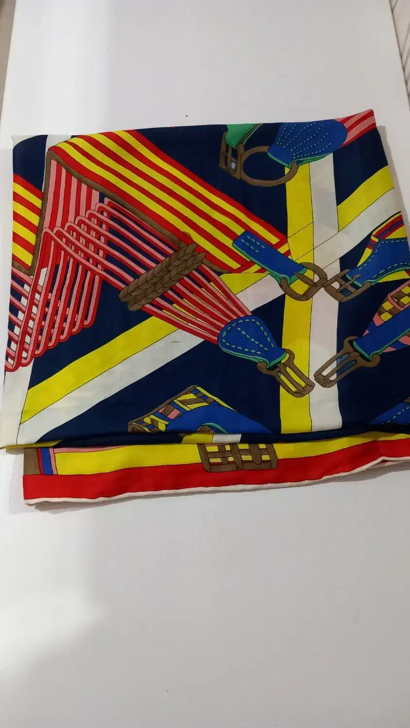 لباس|لباس|اندیشه, اندیشه فاز ۱|دیوار