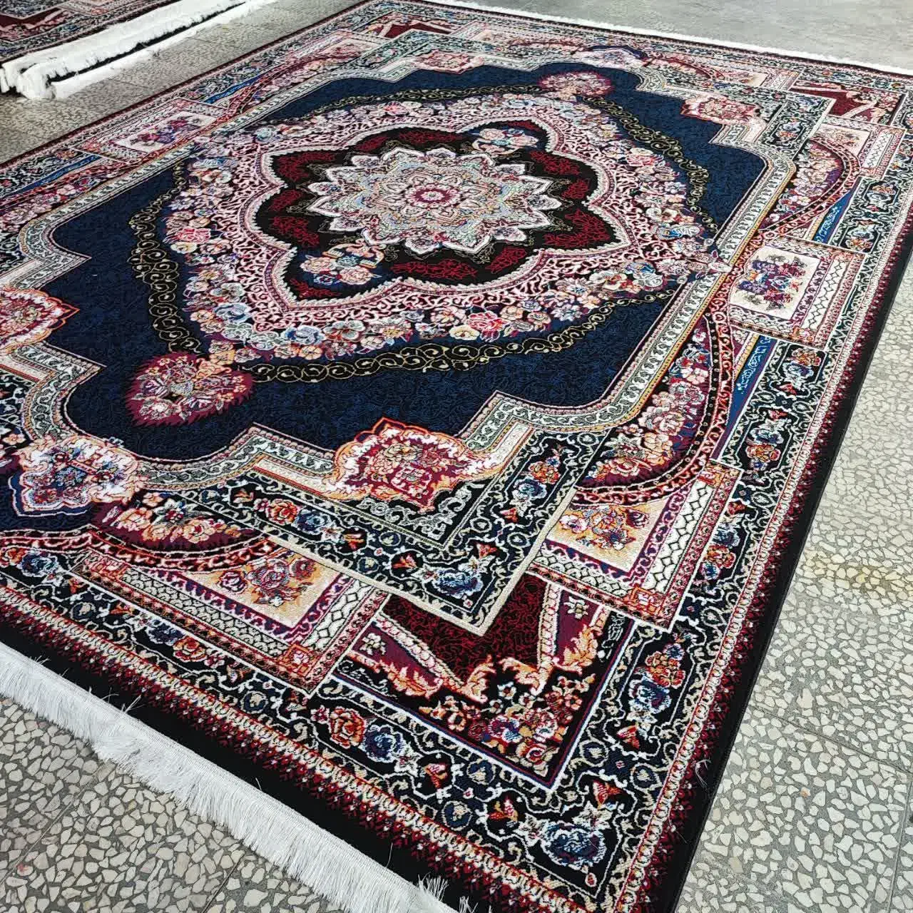 فرش ۱۲ متری ضخیم|فرش|یزد, |دیوار