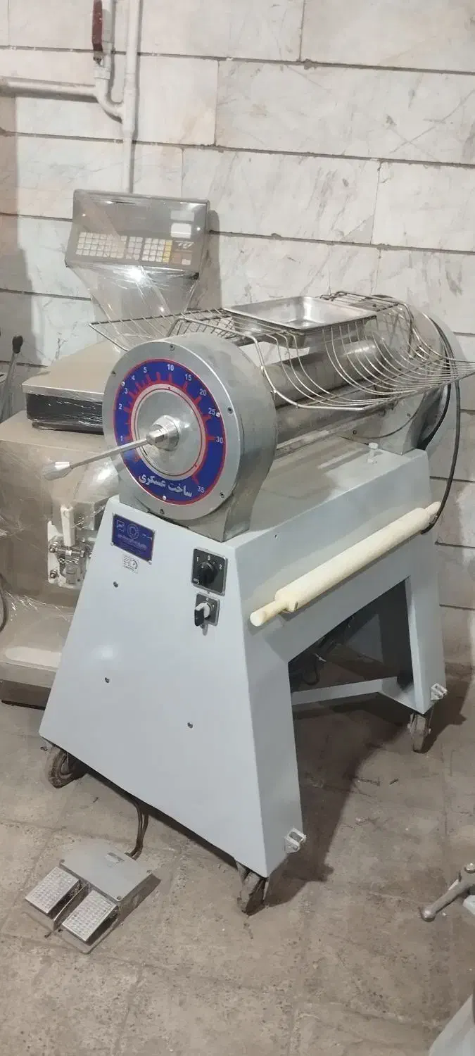 خمیر پهن کن شیتر قنادی و نان فانتزی مارک عسگری|کافی‌شاپ و رستوران|تهران, شهرک فردوس (حسینی)|دیوار